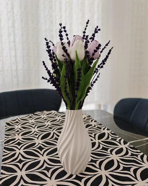 Mẫu lọ hoa trang trí 3D thiết kế xoắn ốc hiện đại - Image 1