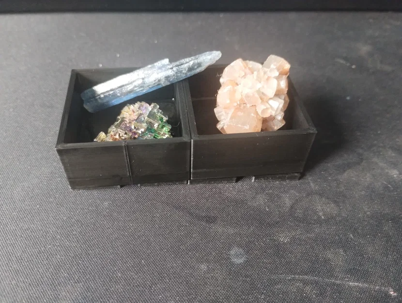 Đế trưng bày đá và khoáng vật - Image 1