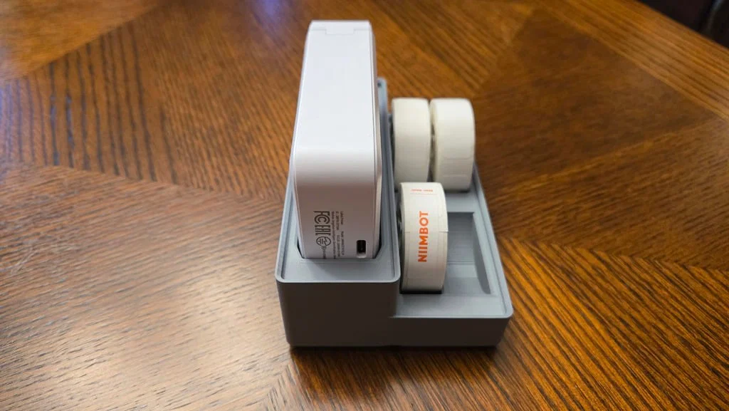 Khay đựng máy in nhãn Niimbot D110 bản nâng cấp (hệ Gridfinity) - Image 3