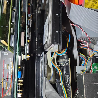 Khung gắn ổ cứng HDD và Compact Flash cho Amiga 2000