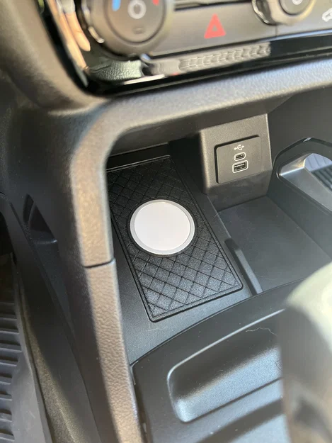 Đế gắn sạc Magsafe cho bệ tì tay xe Ford Ranger - Image 1