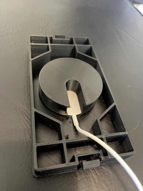 Đế gắn sạc Magsafe cho bệ tì tay xe Ford Ranger - Image 3