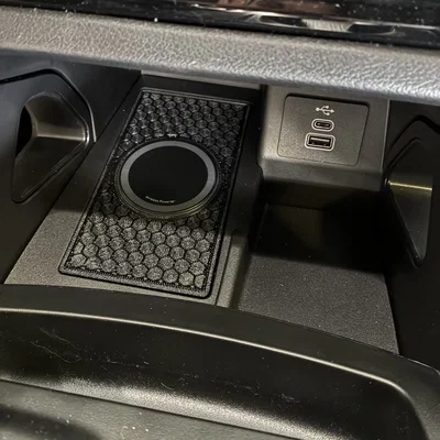 Ford Ranger cho đế sạc Anker Zolo