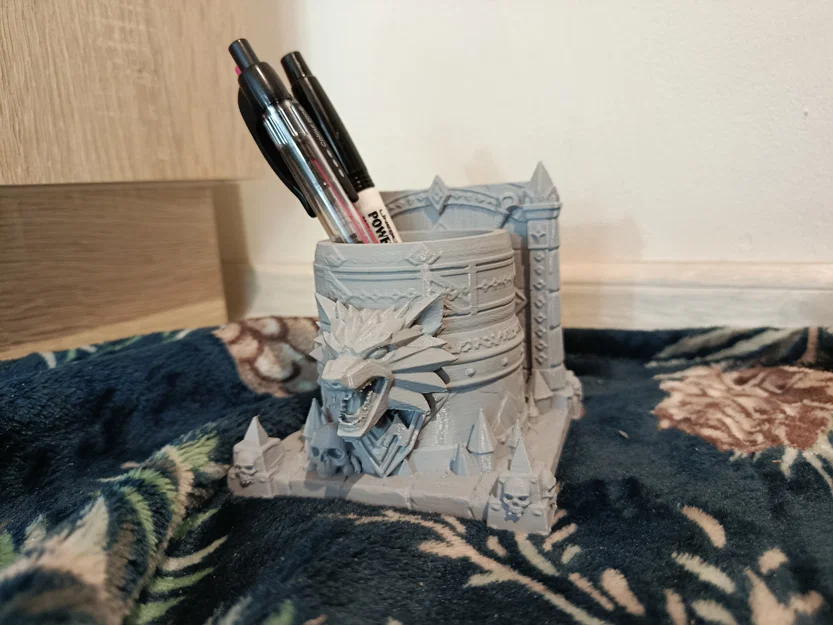 Cốc cắm bút lấy cảm hứng từ The Witcher - Image 2