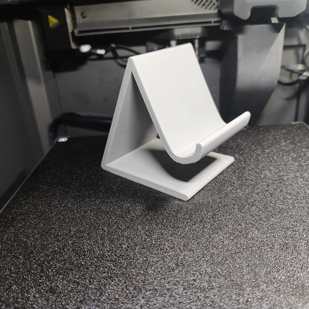 Giá đỡ điện thoại để bàn đơn giản, dễ in 3D tại nhà - Image 1