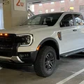Bát lắp đèn LED vàng cho lưới tản nhiệt Ford Ranger 2025 phong cách Raptor - Thumbnail 2