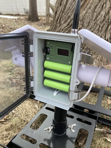 Khung đỡ Heltec V3 kèm 3 pin 18650 - Nút mạng Meshtastic năng lượng mặt trời - Image 1