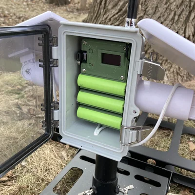 Khung đỡ Heltec V3 kèm 3 pin 18650 - Nút mạng Meshtastic năng lượng mặt trời