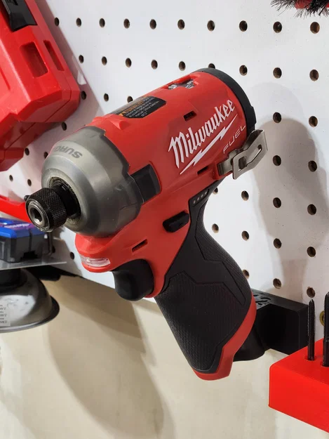 Peggit - Giá treo máy Milwaukee M12 - Image 1