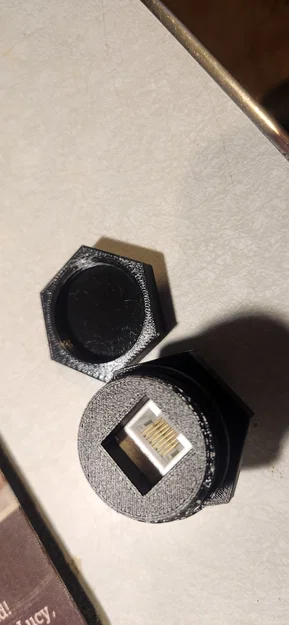 Đầu nối RJ45 (Keystone, Legrand) dạng ren chống chịu thời tiết - Image 1