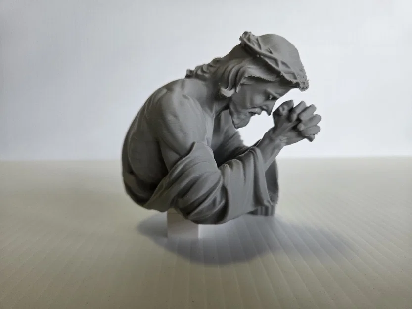 Mô hình in 3D Chúa Giê-su cầu nguyện tinh xảo để bàn - Image 1