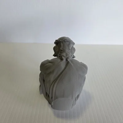 Mô hình in 3D Chúa Giê-su cầu nguyện tinh xảo để bàn