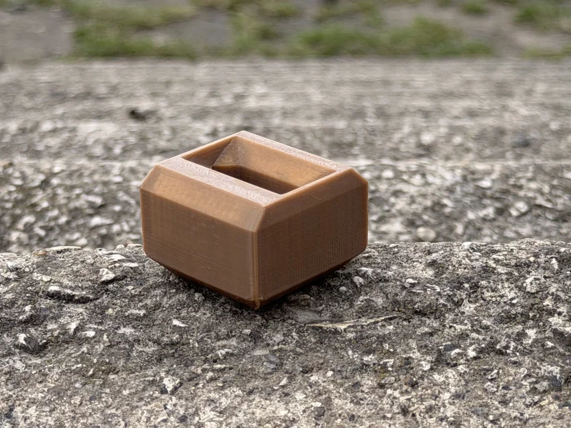 Đế cắm USB Flash Drive: Phong cách Low-poly - Image 2