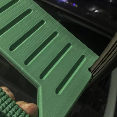 Dụng cụ cạo băng tuyết cho kính chắn gió mùa đông tích hợp ngăn chứa đồ