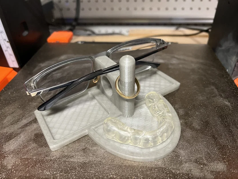 Giá đỡ mắt kính, nhẫn và miếng bảo vệ răng - Image 3