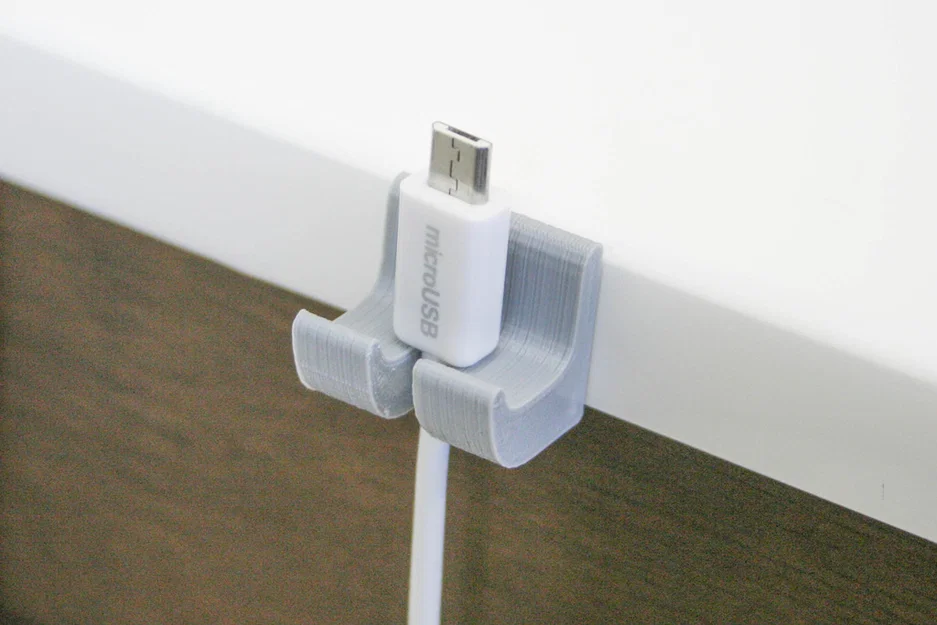 Giá đỡ cáp USB gọn gàng cho bàn làm việc - Image 2