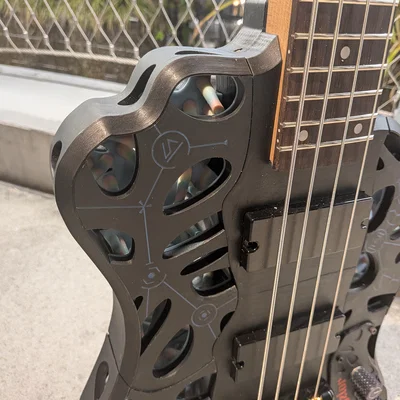 Đàn Bass Không Đầu Lấy Cảm Hứng Từ Hexcore