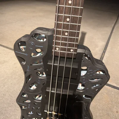 Đàn Bass Không Đầu Lấy Cảm Hứng Từ Hexcore