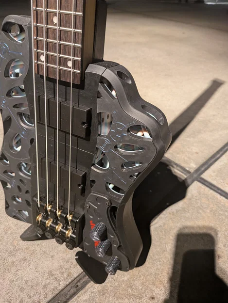 Đàn Bass Không Đầu Lấy Cảm Hứng Từ Hexcore - Image 4