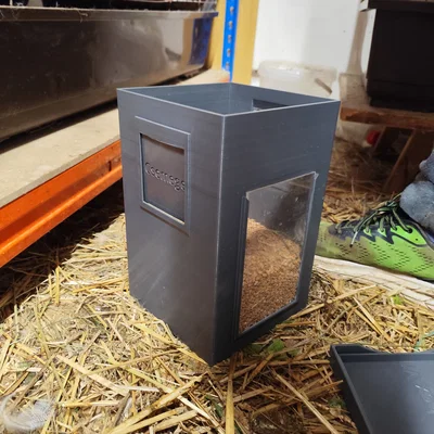 Máng ăn cho vịt chống chuột