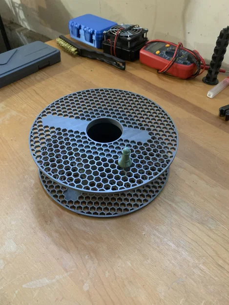 Mô hình quân cờ tốt trang trí gắn trên lõi cuộn nhựa Prusament - Image 1