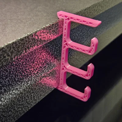 Phụ kiện kẹp dây cáp in 3D cho kệ để đồ - Gọn gàng, dễ sử dụng