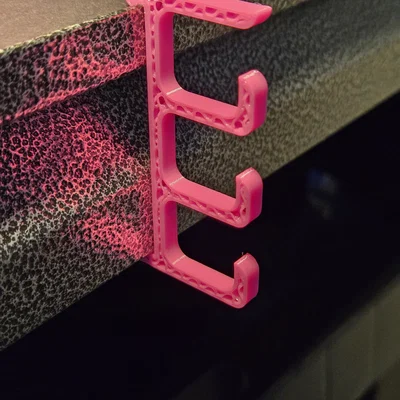 Phụ kiện kẹp dây cáp in 3D cho kệ để đồ - Gọn gàng, dễ sử dụng