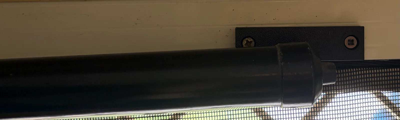 Bát gắn tay đẩy cửa hơi Austral Lock cho cửa lưới an ninh - Image 3