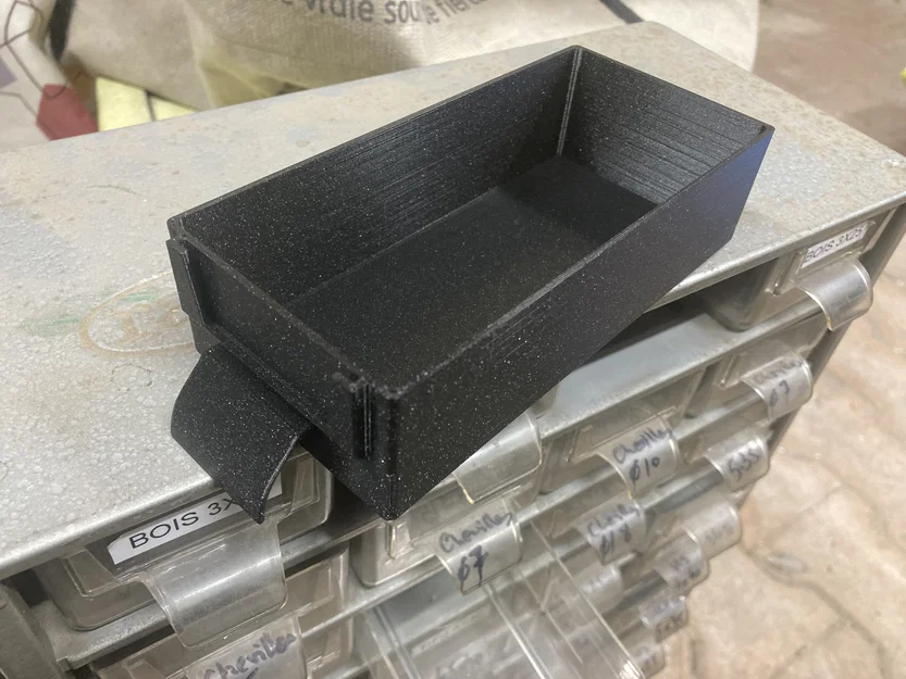 Khay đựng đồ tùy chỉnh cho tủ Raaco - Tự thiết kế với FreeCad - Image 1