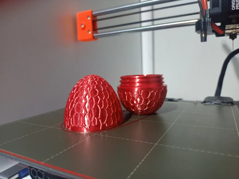 Trứng Phục Sinh Voronoi in 3D: Thiết kế rỗng với khớp vặn độc đáo - Image 1