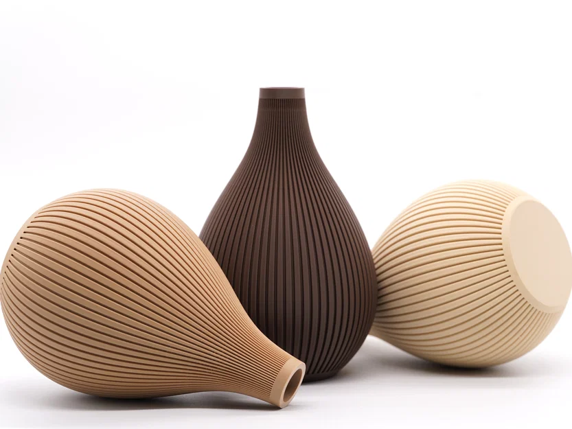 Bình hoa Solstice Vase — Bình cắm hoa dáng giọt nước với đường gân tinh tế - Image 1