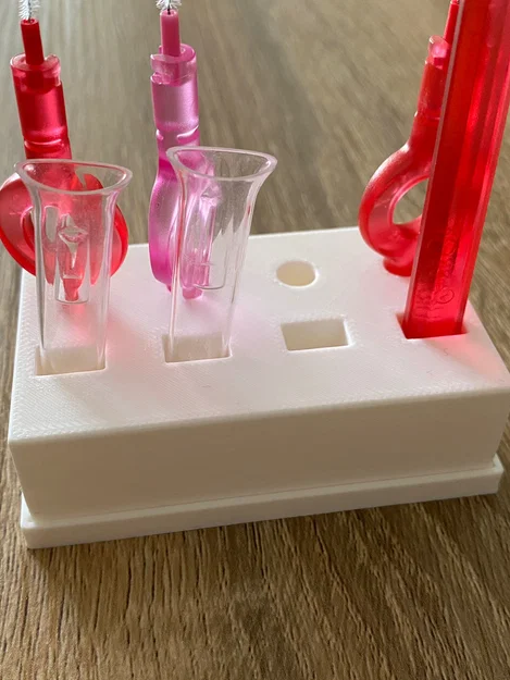 Khay Đựng Bàn Chải Kẽ Răng Curaprox Có Khay Hứng Nước Tiện Lợi - Image 1