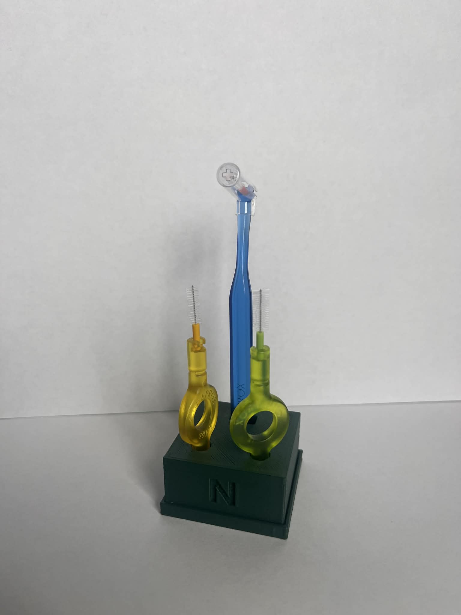 Đế cắm bàn chải kẽ răng Curaprox kèm khay hứng nước tiện lợi - Thumbnail 1