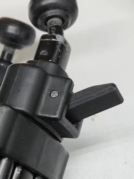 Lẫy Khóa Chân Dưới Cho Tripod Sony VCT-1170RM - Image 3