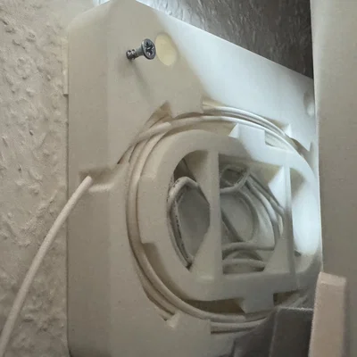 Giá treo tường cho FRITZ!Box 5530 – Tích hợp quản lý cáp