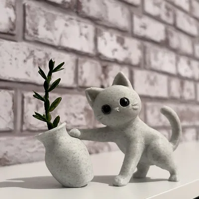 Mô hình mèo nghịch ngợm làm rơi chậu hoa