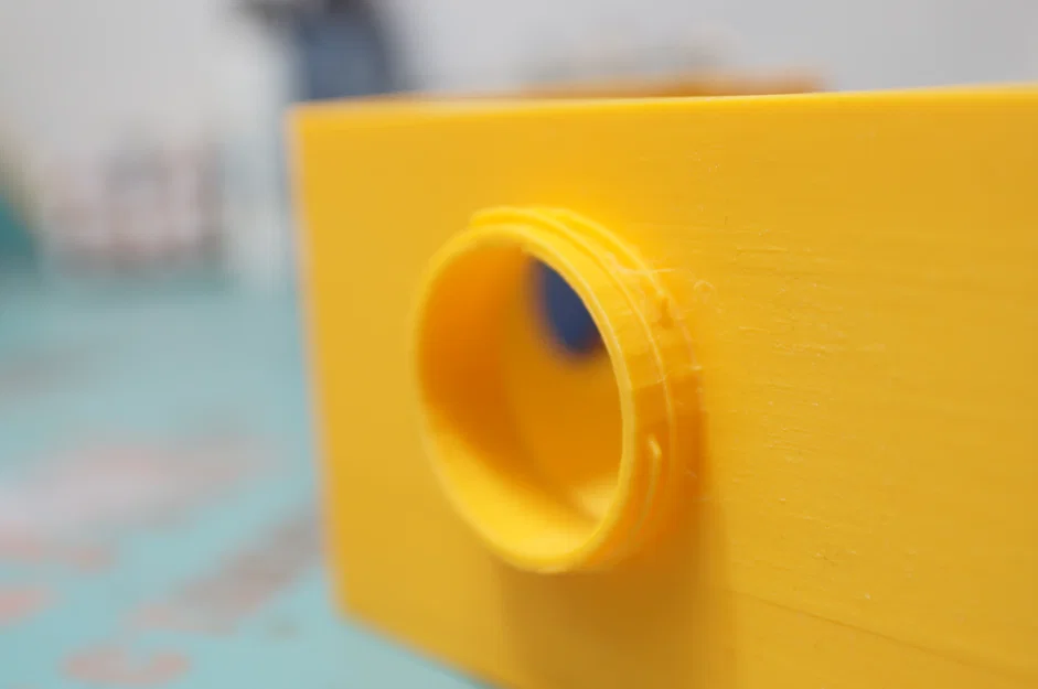 Dụng cụ giữ ga giường bằng nắp chai 5L (Bed Sheet Holder) - Image 1