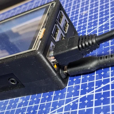 Vỏ Raspberry Pi 2B tích hợp màn hình 3.5 inch và mod nguồn USB-C