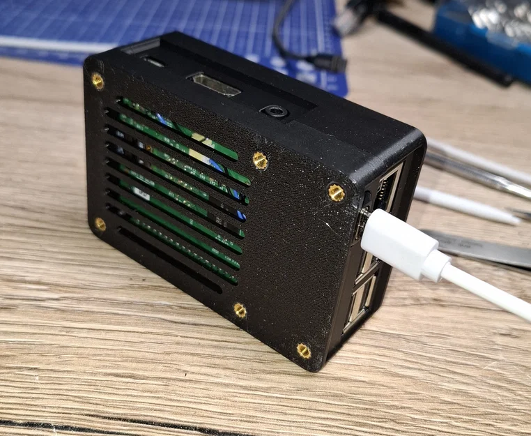 Vỏ Raspberry Pi 2B tích hợp màn hình 3.5 inch và mod nguồn USB-C - Image 3