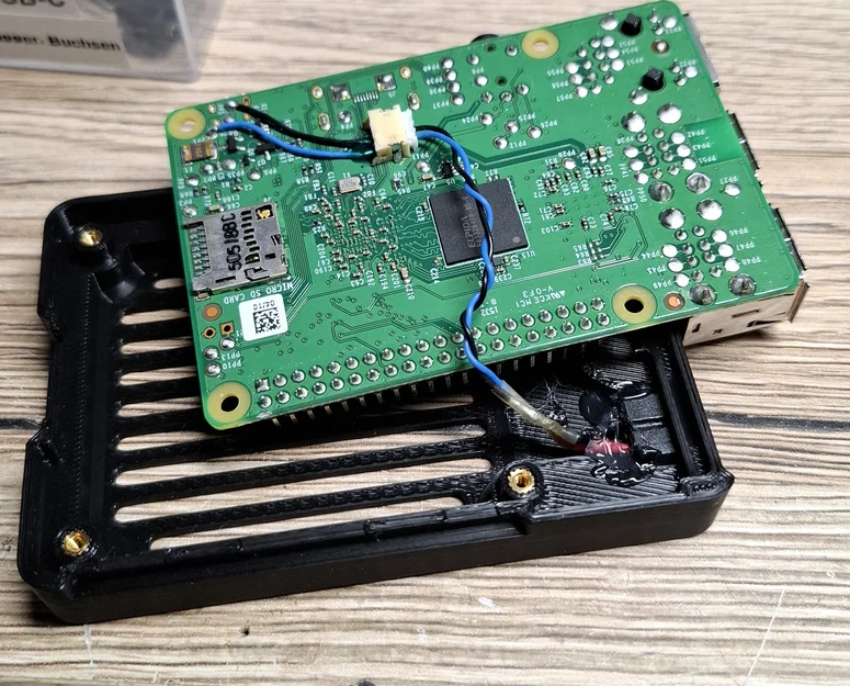 Vỏ Raspberry Pi 2B tích hợp màn hình 3.5 inch và mod nguồn USB-C - Image 12