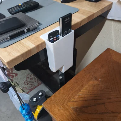 Khay Đựng Remote Nam Châm Tiện Lợi Cho Bàn Làm Việc
