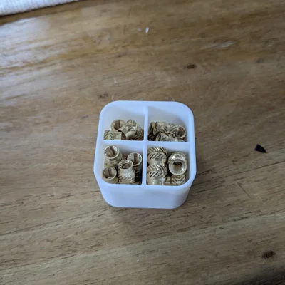 Khay đựng linh kiện 4 ngăn thông minh cho bàn làm việc 3D