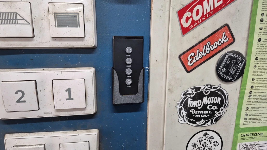 Giá treo remote cho máy lọc không khí DeWalt DWXAF201 - Image 3