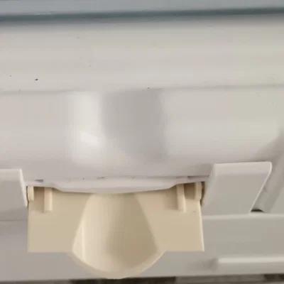 Nắp đậy xả đá thay thế cho tủ lạnh Bosch (KGE36AW)