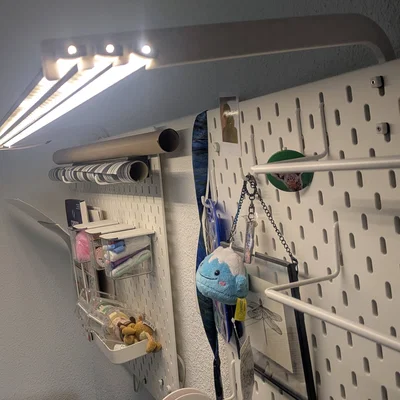 Giá đỡ đèn LED cho bảng IKEA SKÅDIS