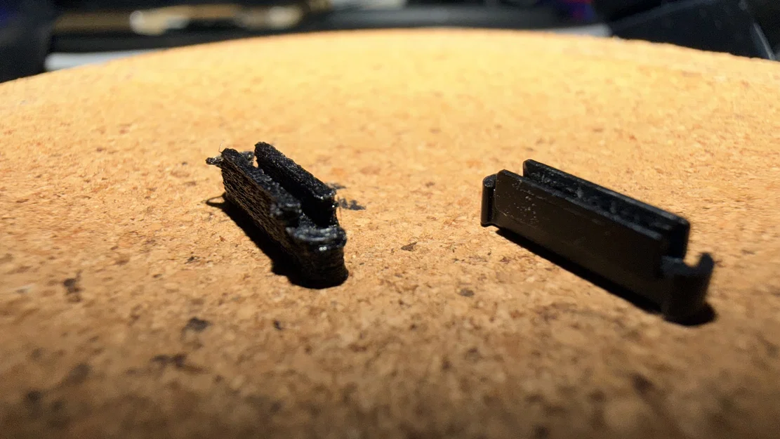 Kẹp nhựa cố định nắp lưng laptop 3D (Fruit Laptop Backplate Clip) - Image 1