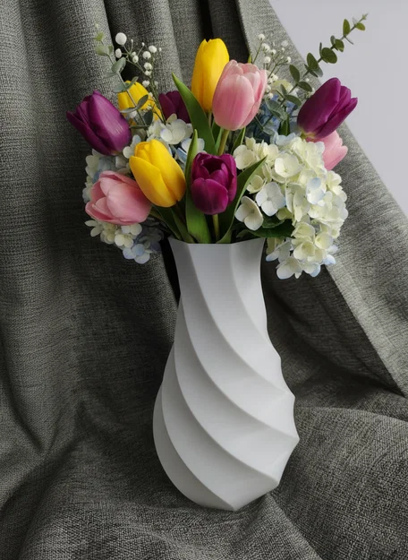 Mẫu bình hoa trang trí 3D thiết kế xoắn ốc hiện đại - Image 1