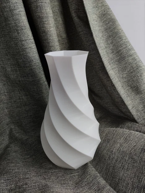 Mẫu bình hoa trang trí 3D thiết kế xoắn ốc hiện đại - Image 2