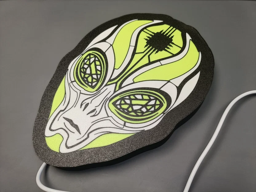 Đèn treo tường trang trí hình người ngoài hành tinh tích hợp khe bắt vít - Image 3