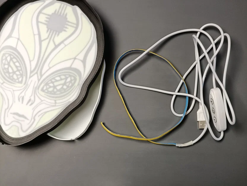 Đèn treo tường trang trí hình người ngoài hành tinh tích hợp khe bắt vít - Image 4